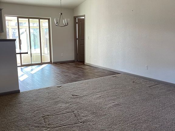 3rd image of 612 Twinflower Dr