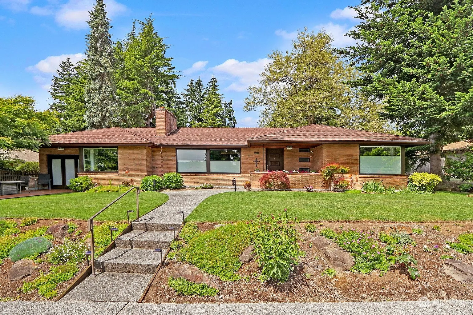 16513 37th Avenue NE photo 1