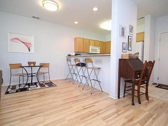 5th image of 140 N Euclid Ave APT 205