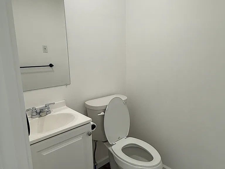 52 Walnut St — Photo 6
