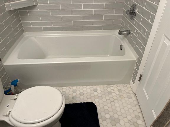 2nd image of 108 Country Club Ct