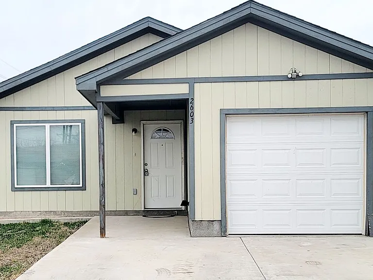 2603 Elm Ave — Photo 1