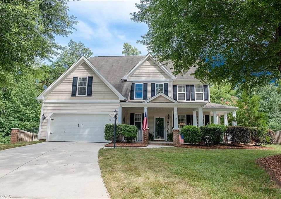 1st image of 212 Farriers Ln