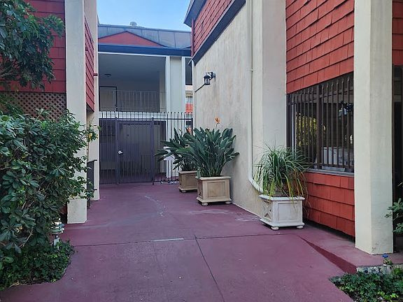 4th image of 5674 Windsor Way Unit 208
