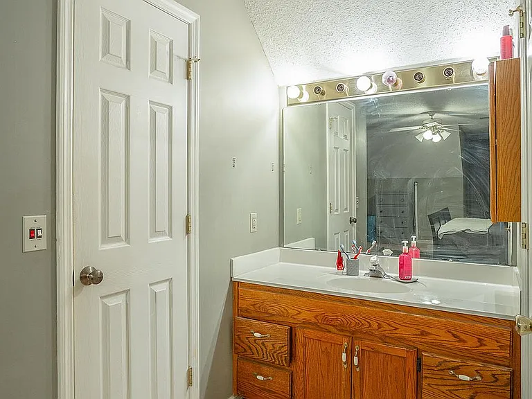 7530 Eric Dr — Photo 14