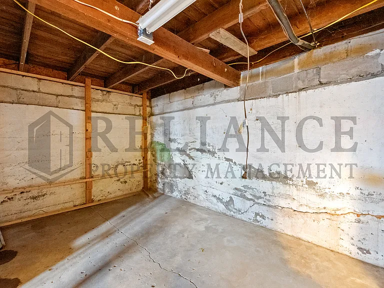 302 N King St — Photo 19