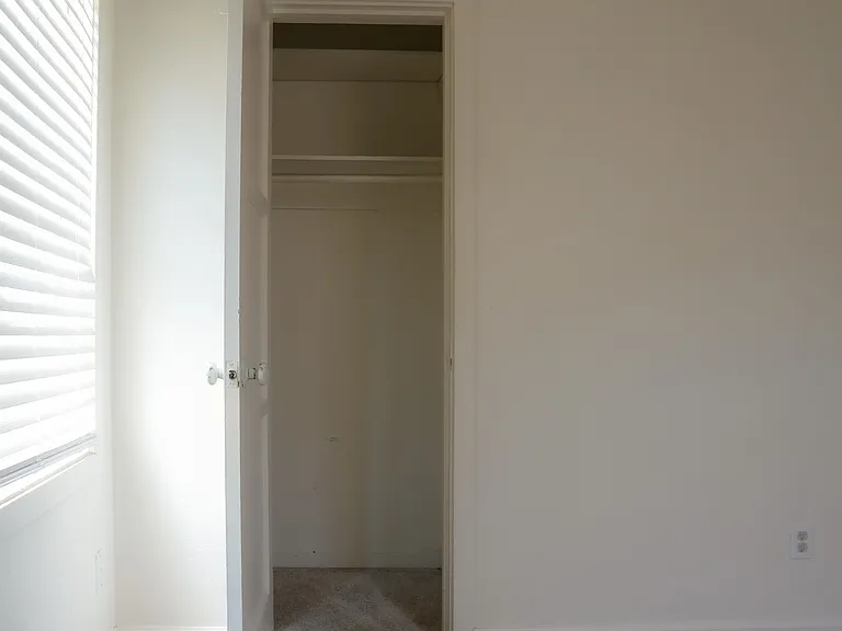 1531 W Mendocino Ave — Photo 9