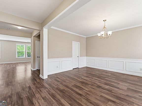 3rd image of 5942 Watersdown Way