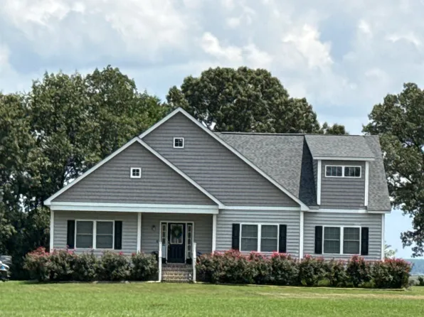 120 Cold Cheer Point Dr, Tappahannock, VA 22560