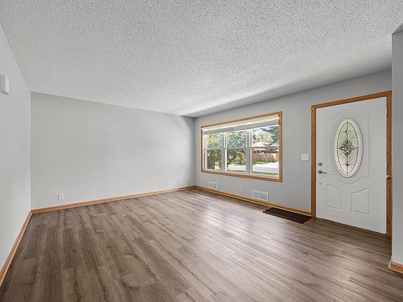 4th image of 2910 114th Ave NW