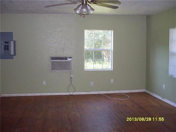 4th image of 31 E Bay Blvd S