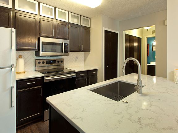5th image of 2566 Lockwood Dr