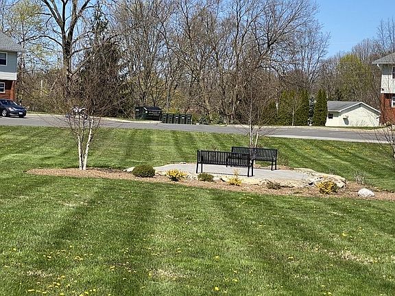 4th image of 20 Orchard Hill Cir