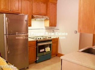 137 Charles St #2C, Boston, MA 02114