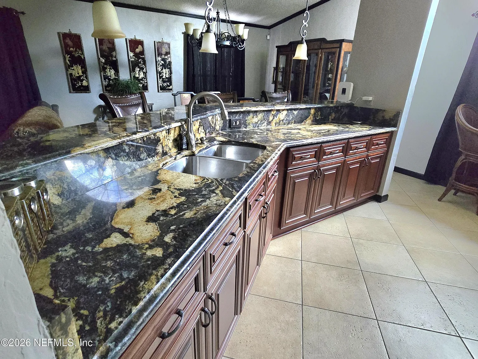 3 bed, 2.0 bath, 2100 sqft, $3,500 — Photo 4