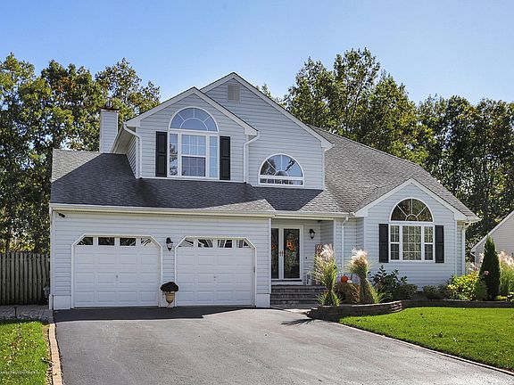 2nd image of 1934 White Knoll Dr