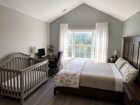 4th image of 322 Bloomfield Ct