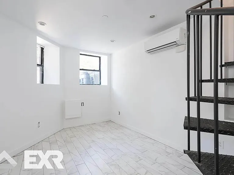 453 Irving Ave #1F — Photo 4