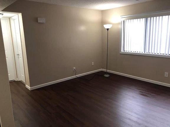 3rd image of 411 Packwaukee St APT 4
