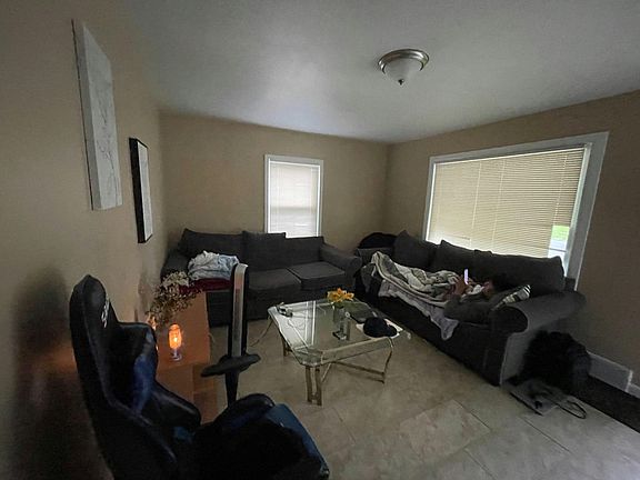 5th image of 14382 Dolphin St