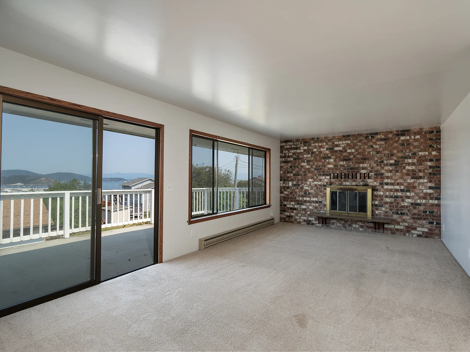 3 bed, 1392 sqft, $2,650 — Photo 3