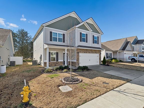 2nd image of 122 Gatwick Dr
