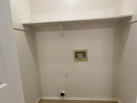 5th image of 3403 Laurelwood St
