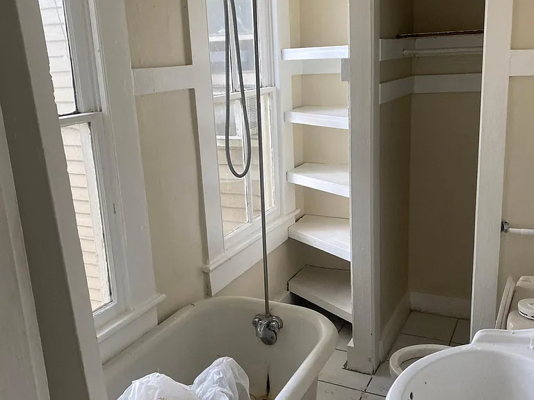 533 Broadway Ave #6 — Photo 5