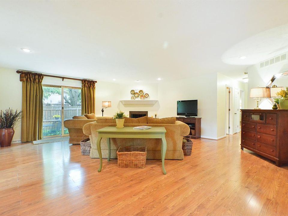 1st image of 455 Lamont Dr