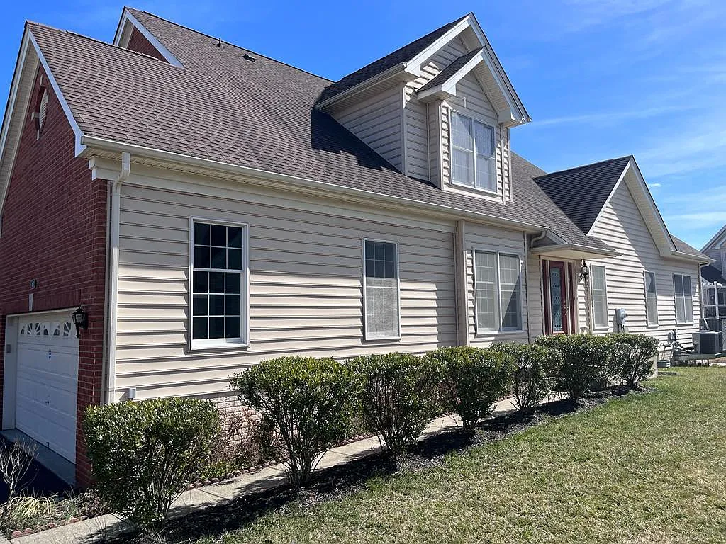 3 bed, 3800 sqft, $3,850 — Photo 1