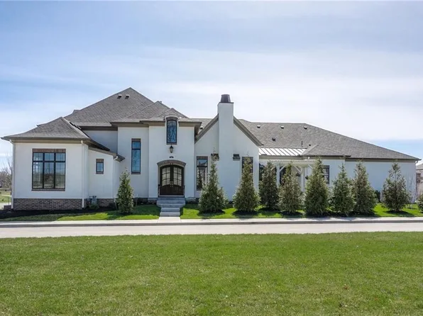 9320 Rosewood Dr, Prairie Village, KS 66207