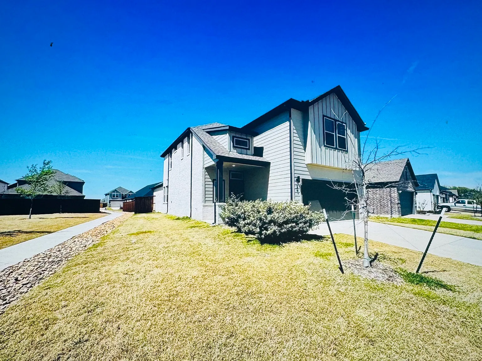 4 bed, 2536 sqft, $2,800 — Photo 3
