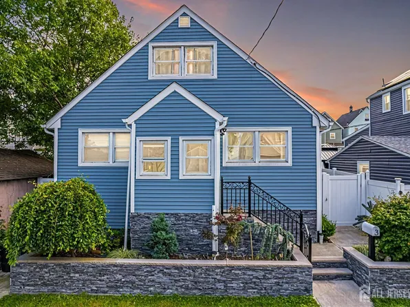 3 Jeanette St, Carteret, NJ 07008