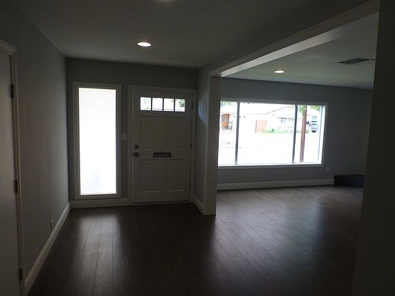 3rd image of 16752 Archwood St