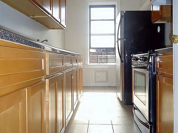 4th image of 400 Clinton Ave APT 6B