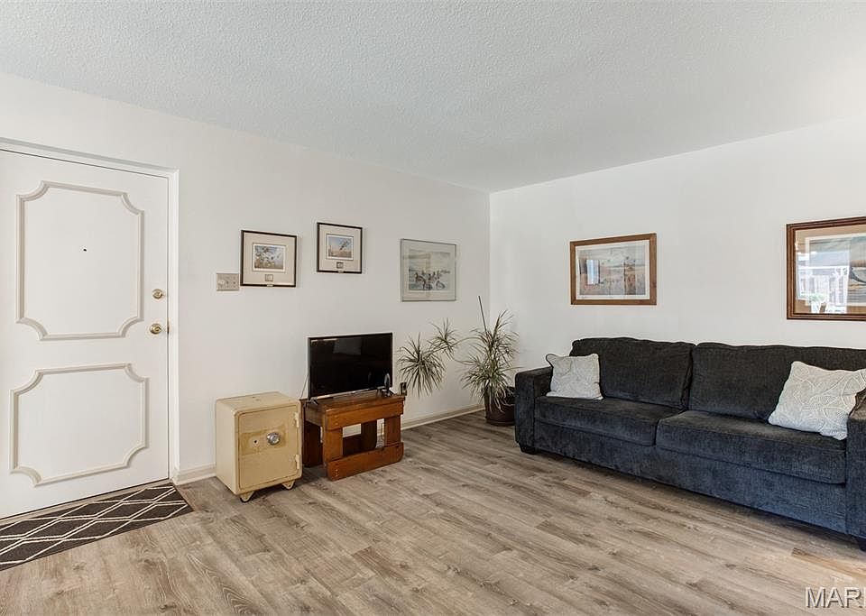 1st image of 4353 Chateau De Ville Dr APT D