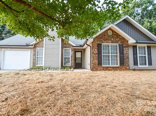 5902 White Cliffs Dr, Monroe, NC 28110