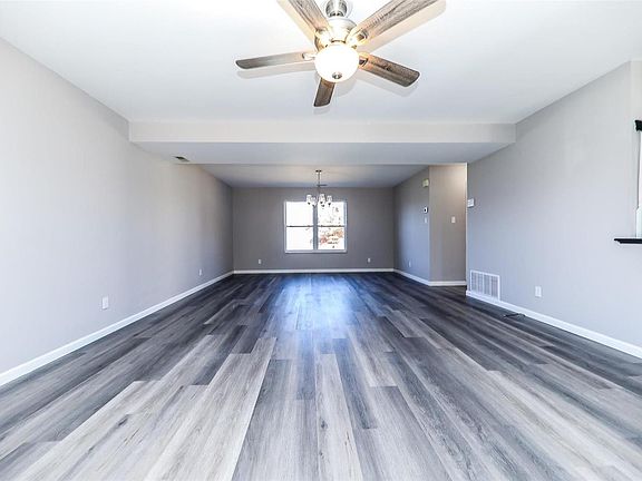 3rd image of 135 Catalpa Dr