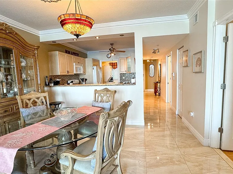 18100 N Bay Rd #1106 — Photo 3
