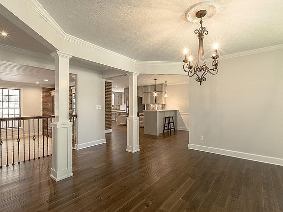 4th image of 2130 Buckingham Cir