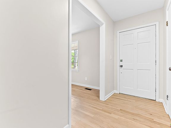 5th image of 92 Mathews St