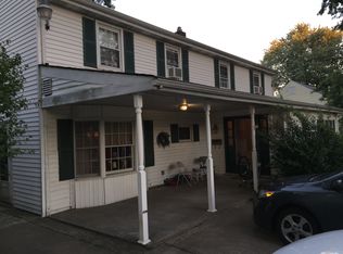 42 Rolling Ln, Levittown, PA 19055