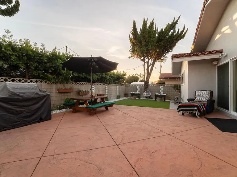 1530 Marine Ave — Photo 32
