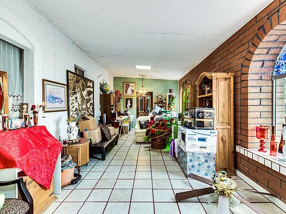 4th image of 12520 W Pioneer St