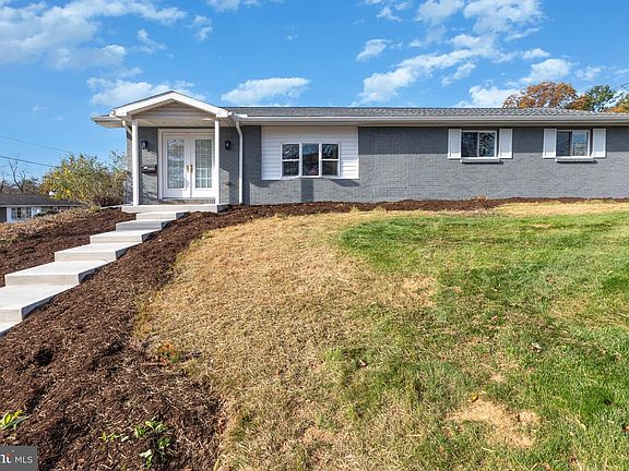 2nd image of 1955 Dawn Rd