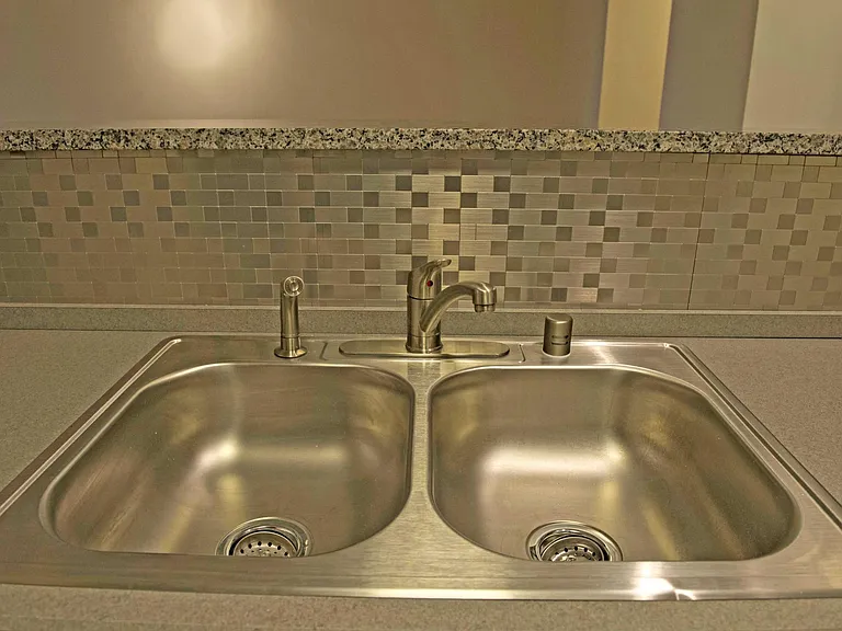 Park Court Apartments — Photo 11