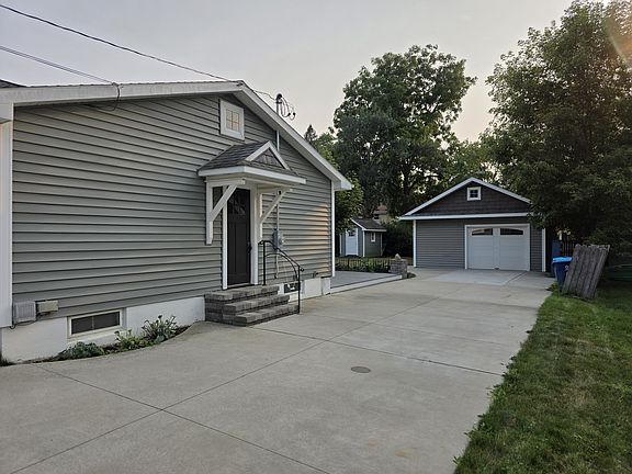 3rd image of 633 Aldrich St #1