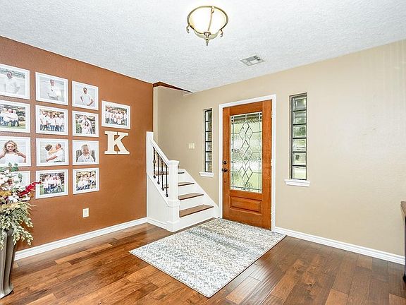5th image of 2203 Plunkett St