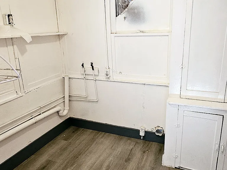 1122A N St — Photo 9