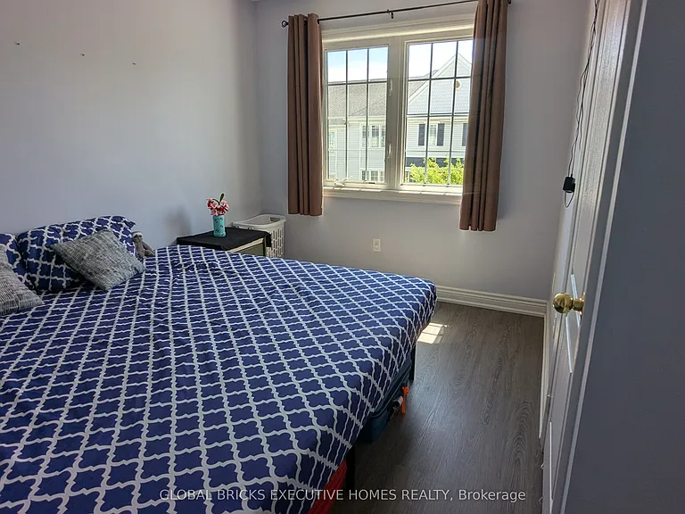 1218 Lamont Cres — Photo 16